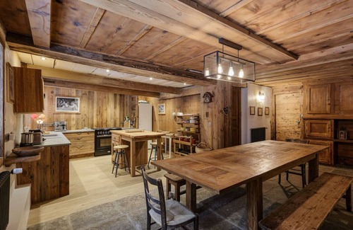 Le Lavancher Ski Chalet | Lavancher - Chalet 400m2 Ferme 1803 Rénovée Sauna Billard