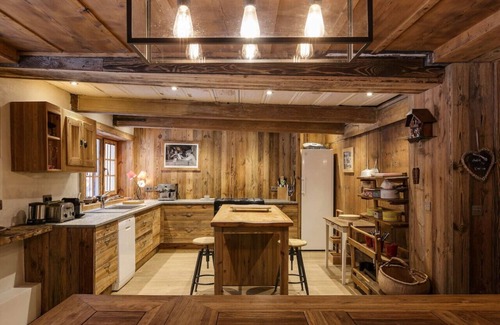 Le Lavancher Ski Chalet | Lavancher - Chalet 400m2 Ferme 1803 Rénovée Sauna Billard