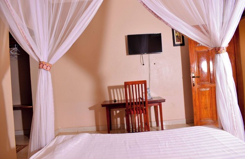 Adjumani Hotel | Lavic Country Resort Adjumani