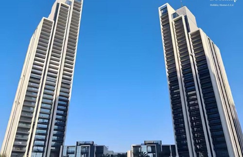 Dubai Apartment | Lavish 3BR Apartment with Assistant Room in Habour Gate Tower