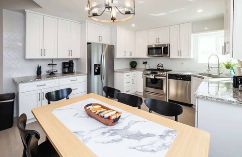 North Las Vegas House | Lavish 6BR w/Pool, Arcade, Pool table & Pingpong!