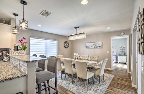 Holiday Lakes West House | Lavish Holiday Home with Lanai and Heated Outdoor Pool