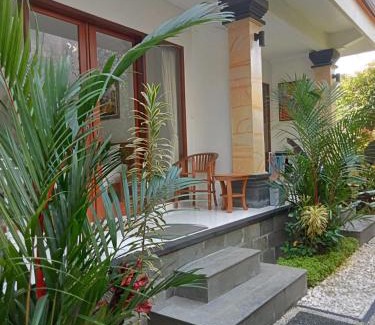 Kedewatan House | Lavista Guesthouse