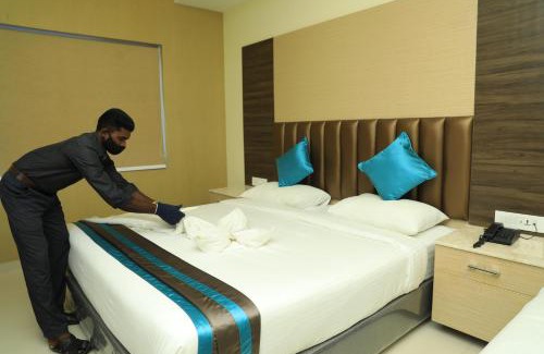 Mayiladuthurai Hotel | Laya Regency