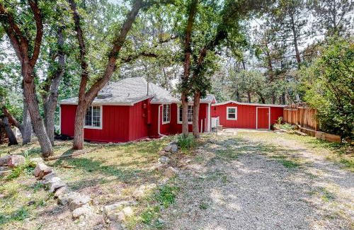 Broadmoor House | Lazy Bear Retreat