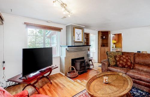 Broadmoor House | Lazy Bear Retreat