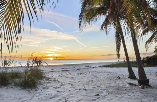 Mid Island House | Lazy Daze B by Sun Palace Vacations