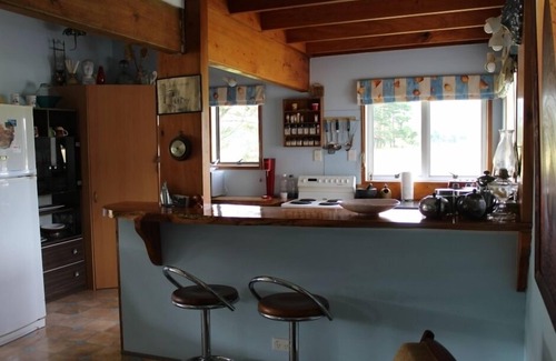 Kennedy Bay House | Lazy Daze ~ Stunning Estuary Location, family friendly, pet friendly, private