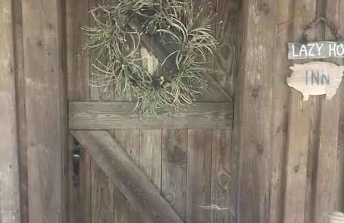 Cascade House | Lazy Hog Inn