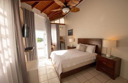 Puntas Hotel | Lazy Parrot Inn