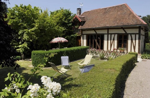 Laubressel House | Le Bati Celher - Laubressel