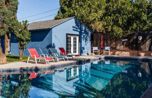 Canoga Park House | Le Bleu House - Newly Designed 3BR HOUSE & POOL by Topanga