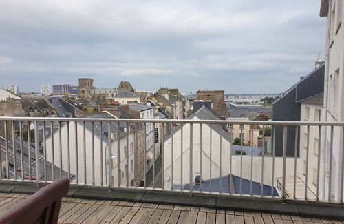 Cherbourg-en-Cotentin Apartment | Le Briqueville, Appartement Cosy aux Vues Imprenables !