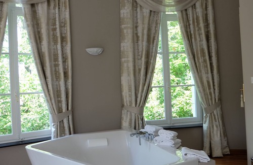 Aubry-du-Hainaut Hotel | Le Château d'Aubry