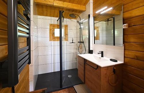 Chenac-Saint-Seurin-d'Uzet House | Le Chalet des Vignes - chalet 5p avec piscine