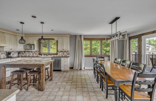 Stoneham Ski Chalet | Le Chalet Dans la Montagne