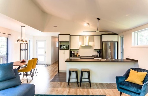 Pont-Rouge Ski Chalet | Le Chalet Victoria spa