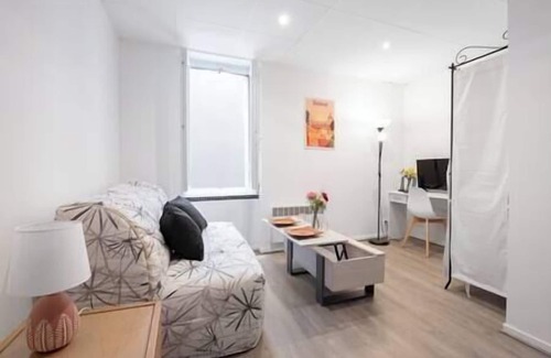 Marengo - Jolimont Apartment | Le Champs Elysées - 2 steps from the station