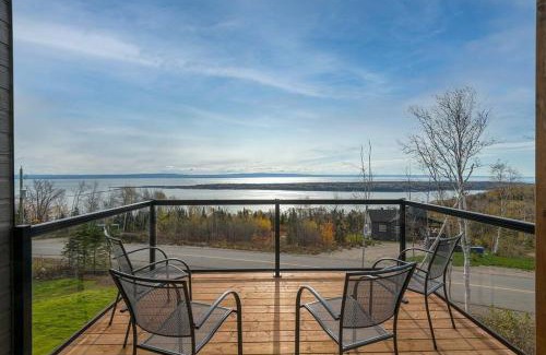 Saint-Joseph-de-la-Rive Ski Chalet | Le Charmant- Magnifique vue sur le fleuve et spa