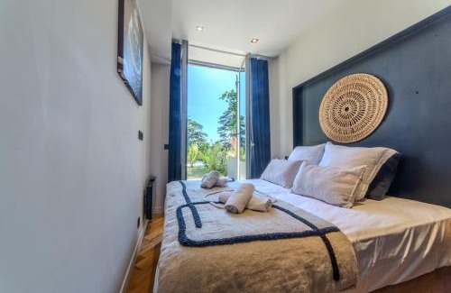 Les Serres - Vivier Apartment | Le Charmant d'Ecully Logement Unique Avec Jardin à 10 minutes de Lyon