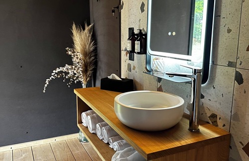 Valliquerville Cabin | Le Chêne, wooden lodge with private Nordic bath