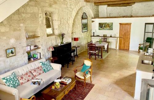 Villeneuve-les-Avignon Apartment | Le Clos Des Chartreux