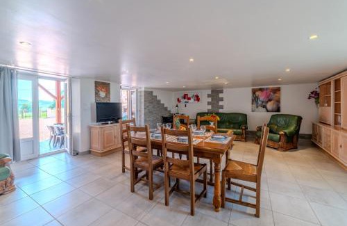 Regny Apartment | Le Clos de Verpierre - Appart avec Jardin