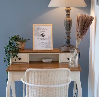 Centre-Ville Apartment | Le Cosy & Boisé de Pontoise