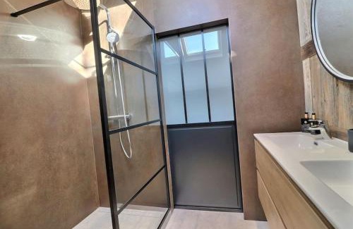 Couture-Saint-Germain Ski Chalet | Le cosy Cottage du chêne