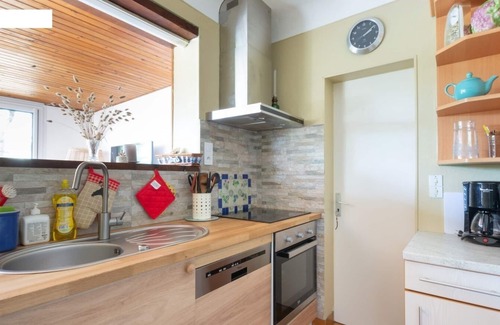 Anneville-sur-Mer House | Le Crépuscule. 300m from the beach, pets allowed.