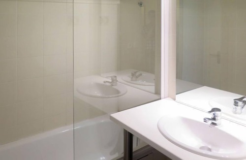 Barbaste Apartment | Le Domaine du Golf d'Albret by Interhome
