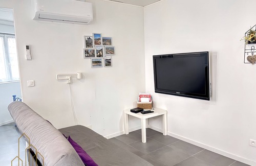 Roanne Apartment | Le Ferdinand I - Cosy and Central