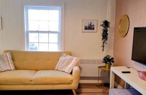Leclercville House | Le Havre du Canal cozy and peaceful ancestral waterfront home