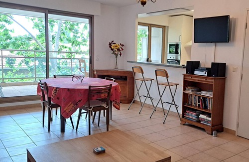 Gares Apartment | "Le Majestic" Very large T2 Clim & Fibre 5 min from St Roch station downtown