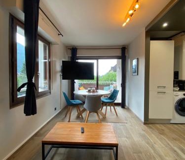 Annecy-le-Vieux Apartment | Le Malaga - parking & balcon, à 500m du lac !