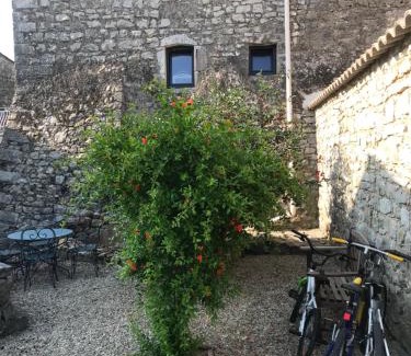 Saint-Andre-de-Cruzieres House | Le MAS du Paradis Bleu