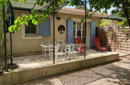 Loriol-du-Comtat House | Le Mas Mérindol Gîte Cerise