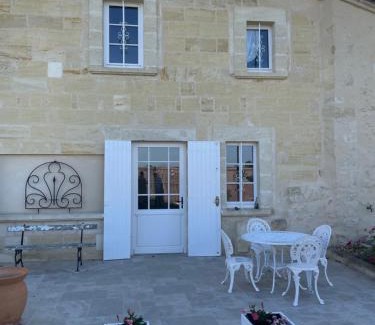 Puisseguin Apartment | LE MAYNE