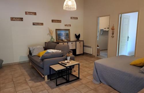 Maillane Apartment | Le Mistralet - Grand Gîte