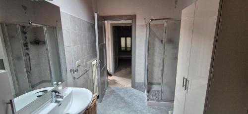 Pizzighettone Apartment | Le Mura Holiday Home in Gera