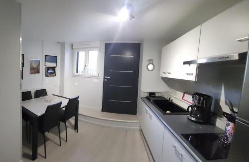 Paulhe Apartment | le palierou