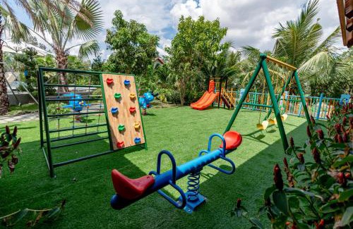 Can Giuoc Resort | Le Palmier Long An Boutique Resort - Free Outdoor Cinema