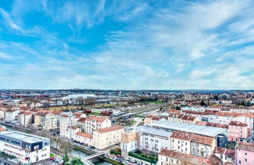 Bussiere - Cadiere Apartment | Le Panoramique - Grand T2 métro B Oullins