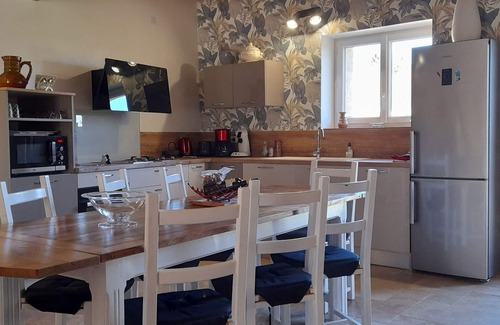 Teyssieu House | Le Pech de Clédy140m², 2 bathrooms, heated pool, wifi, pets allowed, all inclusive