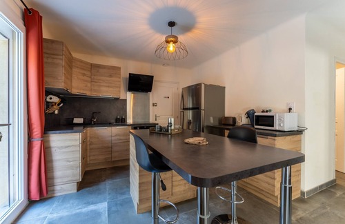 Courthezon Apartment | Le Petit Cocon de Provence - Appt climatisé