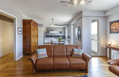 Centre-ville rive gauche Apartment | Le Quai - Standing en bord de Mayenne