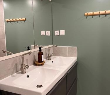 Centre-ville rive gauche Apartment | Le Quarante cinq -5