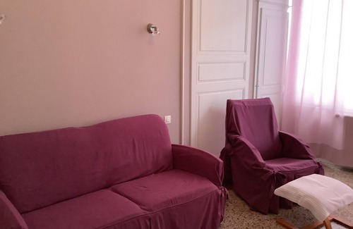 Sainte-Menehould Apartment | Le Rameau 4 room ground floor apartment Sainte Ménéhould town center Marne