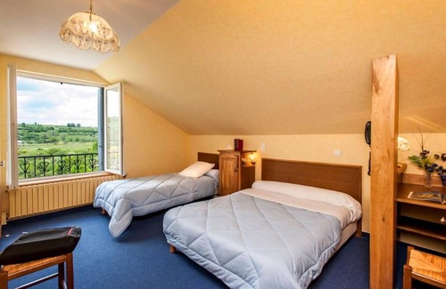 Recoules-d'Aubrac Hotel | Le Relais de L'Aubrac