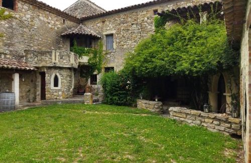 Servas Apartment | Le relais magique des sorciers et ses énigmes